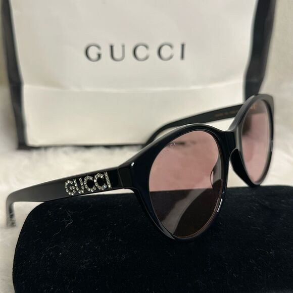 💯Authentic Gucci Sunglasses with Case 🍀 - Picture 7 of 15